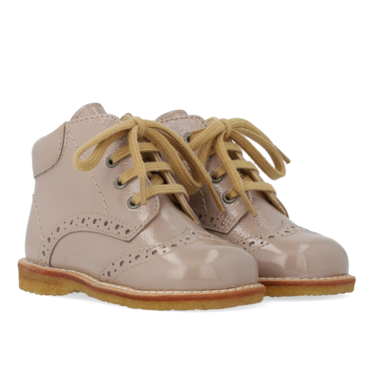 classic lace-up shoe w brouges dusty almond