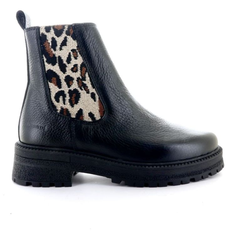 chelsea boot with track sole black leo