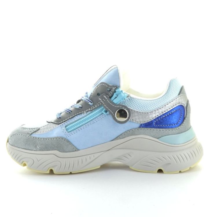 trendy sneaker azzure
