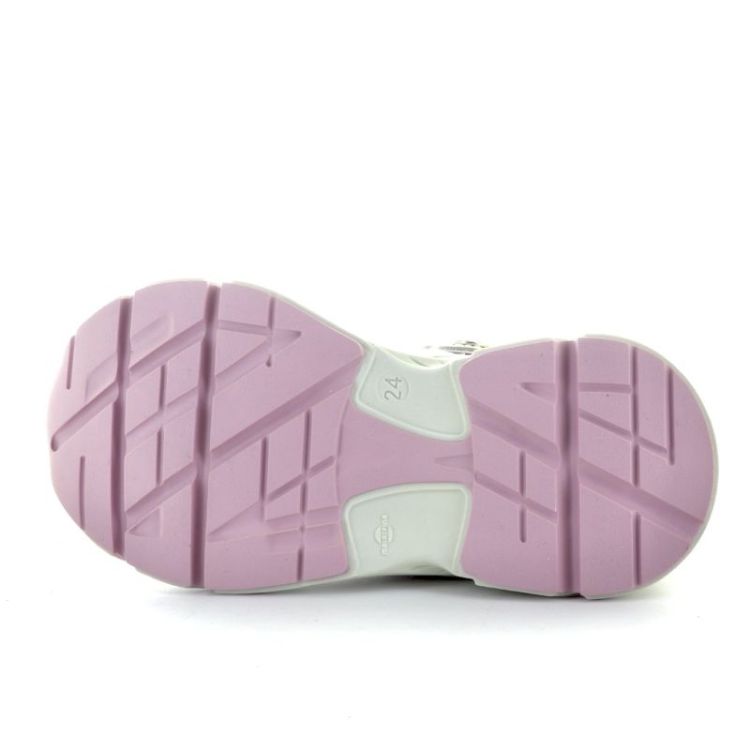trendy sneaker lila