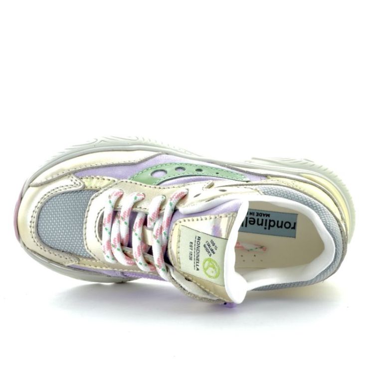 trendy sneaker lila